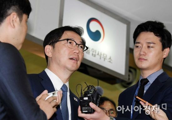 남북, 45분간 개성공단 기업인 방북 등 논의 
