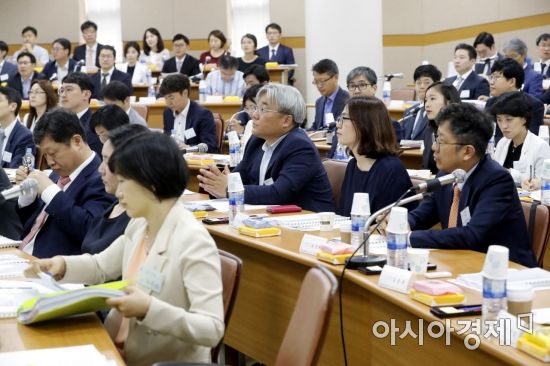 전국법관대표회의는 19일 경기 고양시 사법연수원에서 회의를 열어 사법농단 연루판사들에 대한 탄핵소추 건의안을 논의할 예정이다. 사진은 지난 6월에 열린 전국법관대표회의 모습 /김현민 기자 kimhyun81@