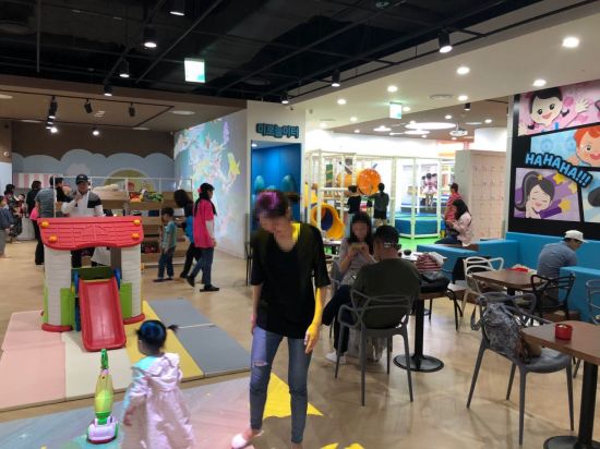 [심나영의 몰(mall)상식 육아] 아이들의 '캐통령' 키즈카페…이름값 너무 비싸 깜놀 
