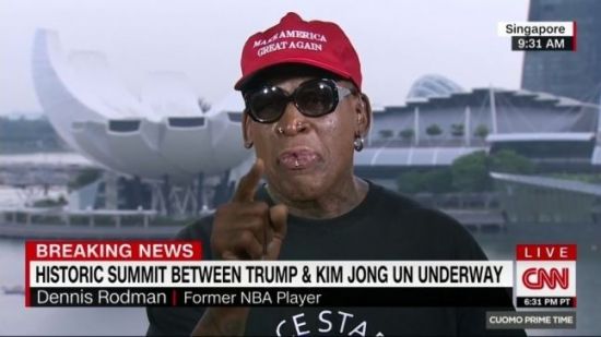 12일 싱가포르 현지에서 CNN과 인터뷰를 하며 울먹이는 데니스 로드먼 전 NBA 선수 모습.(사진=CNN 뉴스 중계 캡쳐)
