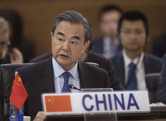 中왕이 국무위원 "美역할 대신하거나 도전하지 않을 것"