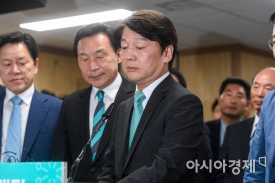 [6·13 민심] 安, 서울시장 선거서도 3위 예측…바른미래 '위기'  