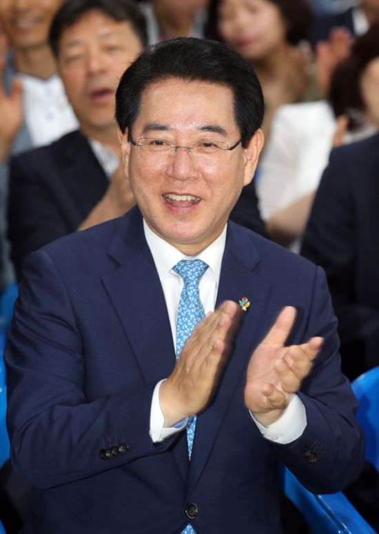 [6·13 민심]농림축산부 장관 출신 김영록, 전남지사 당선 확실시(프로필)