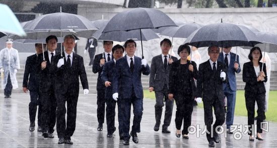 [포토] 현충원 찾은 박원순 당선인