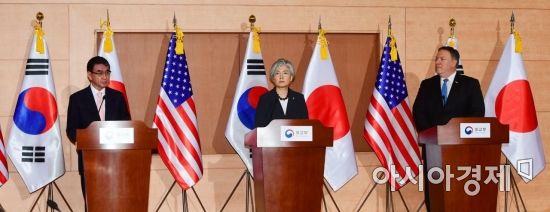[포토]한미일 외교 "김정은 비핵화 약속, 북핵해결 강력 계기될 것" 