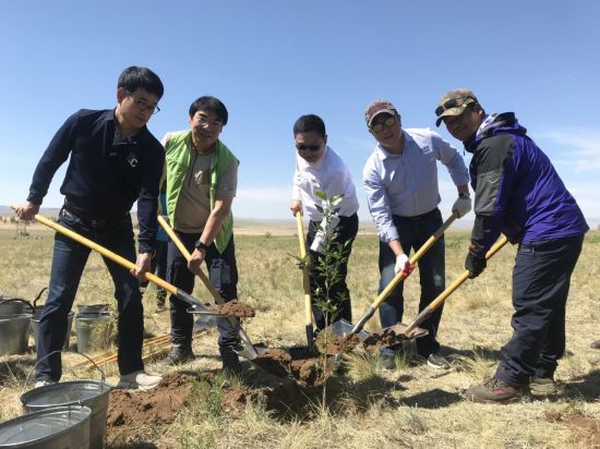 오비맥주, 몽골서 ‘카스 희망의 숲’ 나무심기 봉사활동