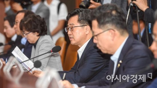 김동연 "고용동향 충격적…경제팀 모두의 책임"