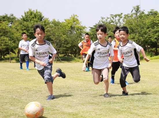 아시아나항공, 임직원 자녀 대상 '아시아나 축구교실'