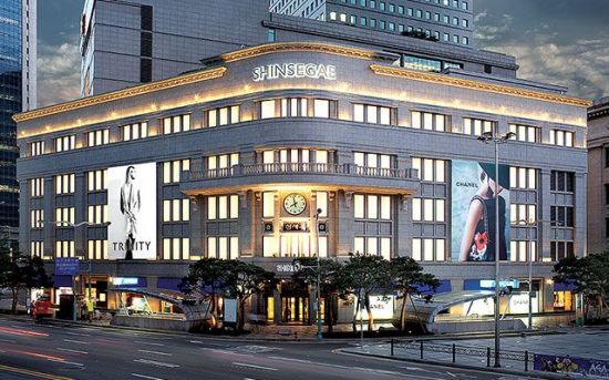 엎친 데 덮쳤다…"백화점도 월 2회 의무휴업 위기"  