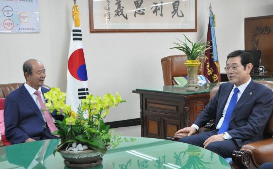 이용섭 당선인 “일자리 창출에 노사간 협력 당부”