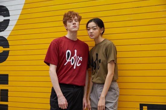 코모도, 온라인 전용 ‘러브 티셔츠’ 출시