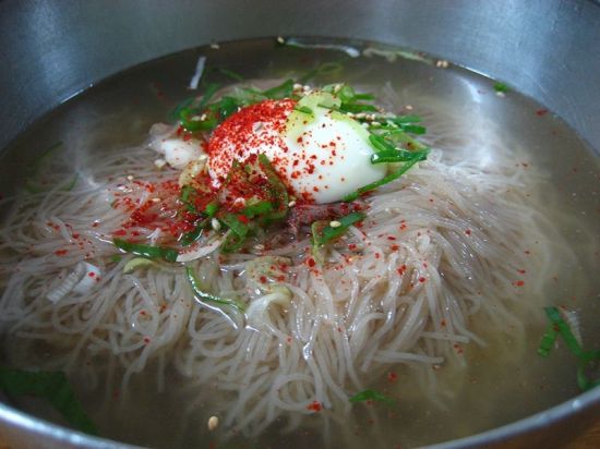 [골목길 핫플레이스]어떤 '옥'을 좋아하세요? 냉면의 '성지'가 된 '인쇄골목'의 맛집들 