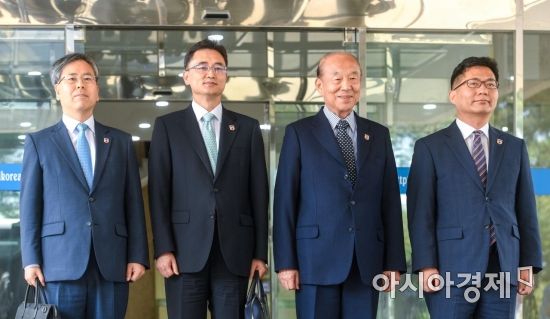 [포토] 남북적십자회담 남측 대표단 고성으로 이동