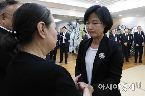 [포토] 김종필 전 대표 빈소 찾은 추미애 대표