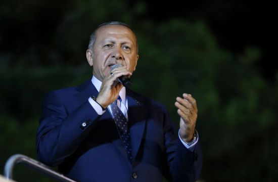 터키 에르도안 53%로 대선 승리…'野 개표 과정 의문 제기'