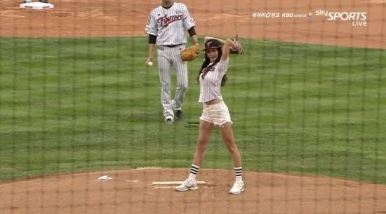 [포토] 최여진 '작정하고 펼친 각선미 시구'