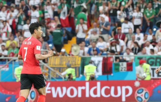 [러시아월드컵] 두 주먹 불끈…아직 끝나지 않았다  