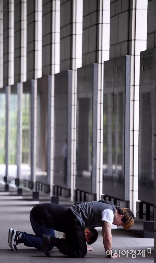 [포토] 전사자 명비 하나하나에