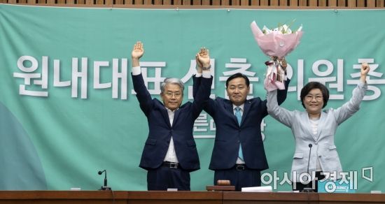 [포토] 바른미래당 원내대표로 선출된 김관영 의원