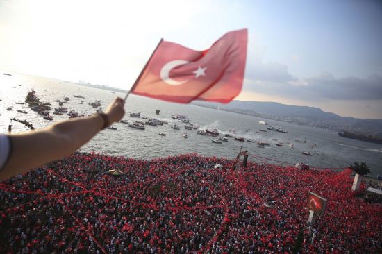 터키 에르도안 호소 "미국 경제공격 저항위해 국민 헌신해야"