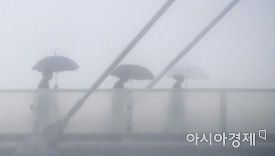 [포토] 비 구름 사이로