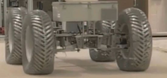 아폴로 15호 월면차의 바퀴를 복원한 초기 스프링타이어.[사진=NASA 홈페이지]