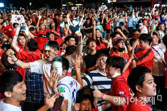 U-20월드컵 거리응원 가로막은 불법천막…애끓는 서울시