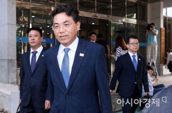 [포토] 판문점으로 향하는 우리 대표단