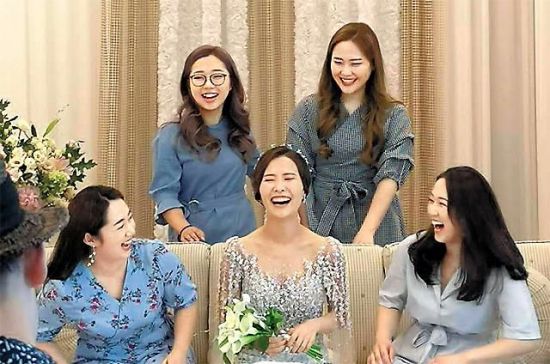 ‘안경선배’ 김은정, 스케이트 코치와 결혼…네티즌 “행복한 결혼생활 하길” 축하