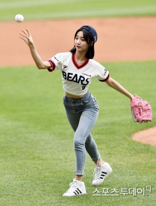 [포토] 오마이걸 비니, '춤추듯 부드럽게'