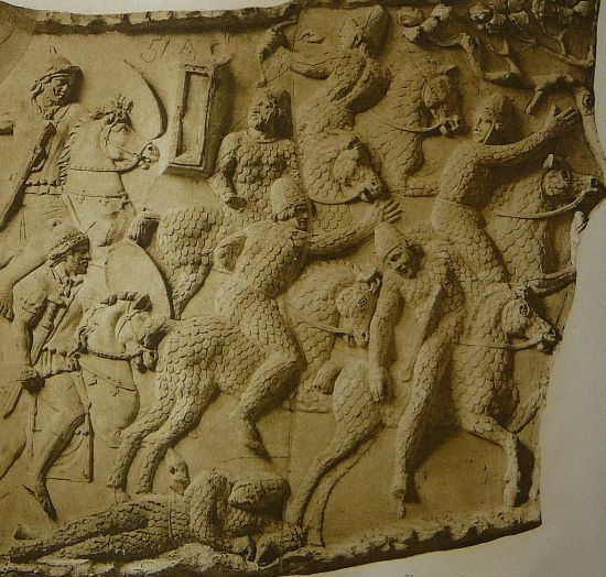 사르마티아 기병대를 묘사한 로마시대 부조 모습. 사르마티아인들은 유목민으로 강력한 기병대를 보유했으며, 여성 전사들의 비율이 상당히 높았던 것으로 알려졌다.(사진=위키피디아)