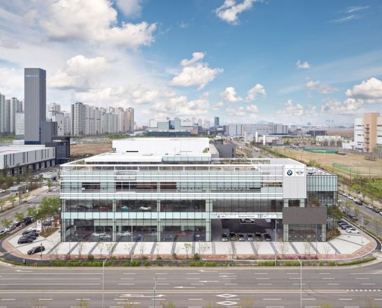 BMW, 인천 인증 중고차 전시장