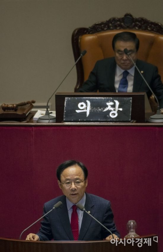 [포토] 당선 인사하는 이주영 국회부의장