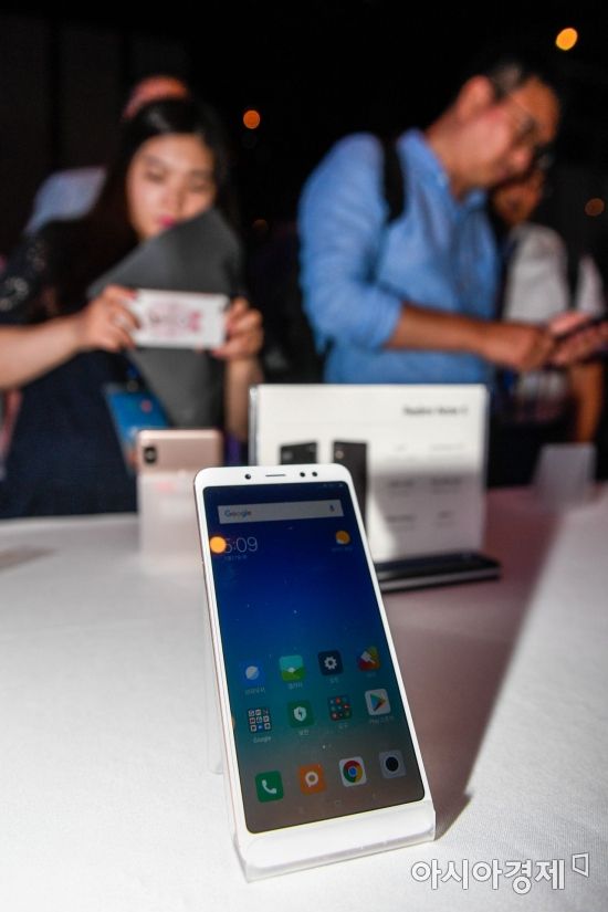 통신비 인하 마지막 퍼즐로 지목된 '단말기 값'