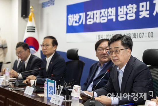 내년 근로장려금 수혜가구 '300만' 확대…맞벌이 상한 '3600만원 이상' 추진(종합)