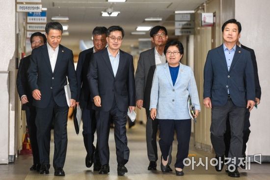 [위크리뷰] '내우외환' 한국경제…기업 기 살리기 나선 정부