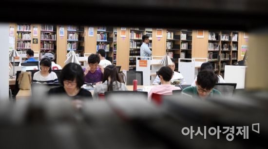 [포토] 무더위엔 독서를