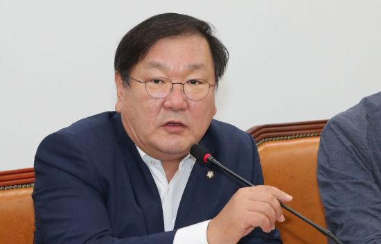 與,16년 묶어왔던 은산분리 규제…매듭 풀어 금융산업 키운다