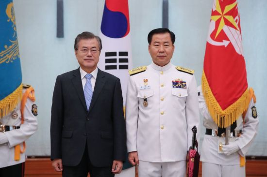 문 대통령 "마린온 사고 원인 규명하고 근본 대책 마련해야"