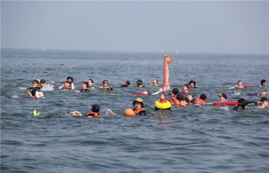"바다에서, 강에서"…초등 교사들도 생존수영 배운다