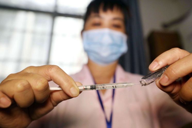 中 HIV 감염 면역 주사제 1만2000개 유통 파장