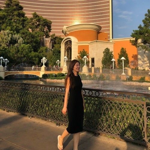 "걸어만 다녀도 화보"…김성은 일상 공개