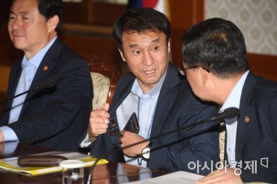 [포토]국정현안점검조정회의 참석한 한병도 청와대 정무수석
