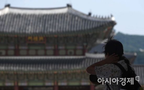 [포토]'정말 덥다'