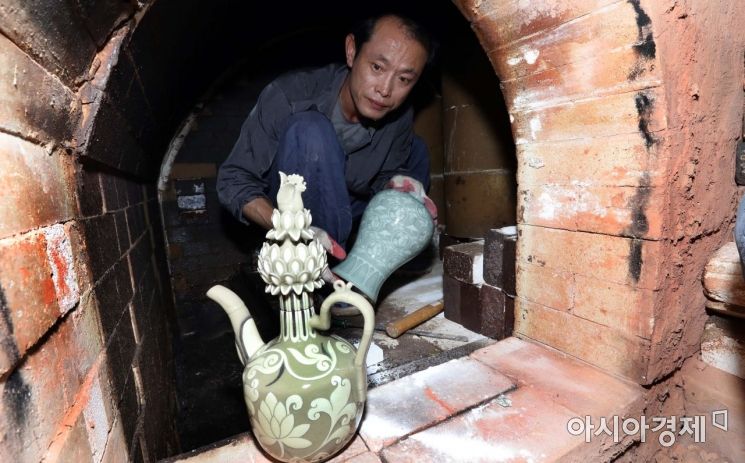 [포토] 더위 뚫고 나온 ‘고려청자’