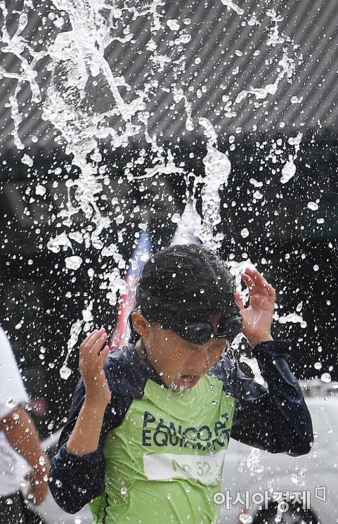 [포토] 도심 속 물놀이