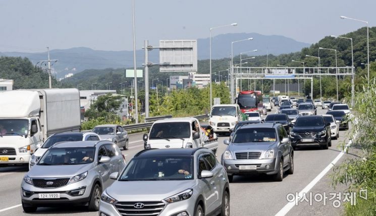 [포토] '여름휴가'절정, 꽉 막힌 고속도로