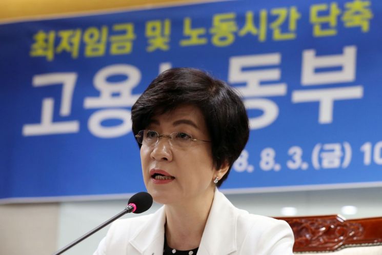 '내년도 최저임금 확정' 편의점업계, 폐점 쓰나미 올까(종합)