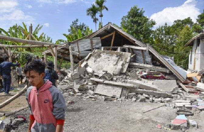 인도네시아 롬복, 지진 사망자 142명…접근 어려워 구조 '난항'