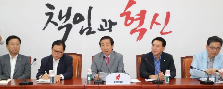 한국당 "정부의 묵인·방조로 북한산 석탄 반입" 맹공